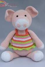 Stip en Haak - Herriët van de Wiel - Viola the Pig - Translated - Spanish