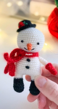 Scandistyle Dolls - Nadezhda Iukhlina - Snowman - Russian - Free