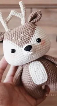 Hainchan Design - Hainchan - Hanh Tran - Little Deer - Chinese - Translated