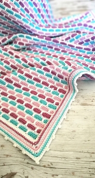 Anchor Crafts - Ana Morais Soares - Smooth Tiles Blanket - Free