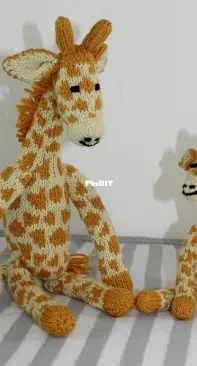 Madmonkeyknits - Cute Mother and Baby Giraffe Toys