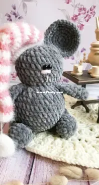 Evgenia knitted toys - Evgenia Gavrilova - Mouse with hat - Мышка в шапочке - Russian