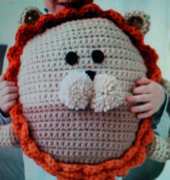 Bernat - Huggable Lion Pillow - Free