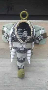 crochet elephant head for the wall