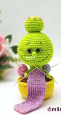 Mila Knitting Toys - Mila Barilchenko - Cactus Grandmother Needlewoman -  Russian