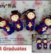 4 Graduated girls