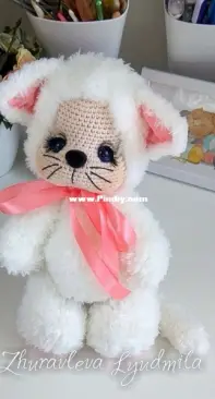 Lyudmila Zhuravleva - Fluffies White Kitten  - English