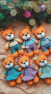 Darya Neustroeva - Girl and Boy Tiger - Kız ve Erkek Kaplancık - Turkish Translated - Free