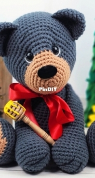 Sweet Oddity Art - Carolyne Brodie - Barnie the Black Bear