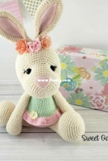 Sweet Oddity Art - Carolyne Brodie -  Beatrice the Bunny crochet pattern