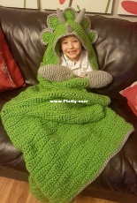 Crafting Happiness - Ariana Goldberry - 2 in 1 Hooded Dinosaur Blanket Triceratops or Stegosaurus - Free