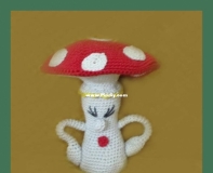Lenas Hobby - Lena Delva - Peeing Garden Gnome - English and German
