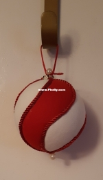 Quilted swirl Christmas bauble