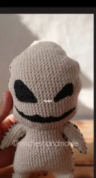 Stitches HandmadeMX - Cindy Soto - Oogie Boogie - English and Spanish