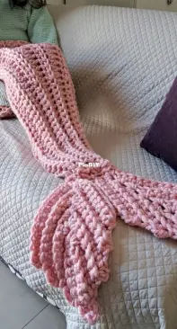 crochet mermaid blanket - thesnugglerypattern-English
