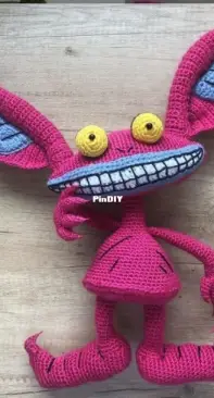 Monoxa Toys - Oxana Monikainen - Pink Mosquito
