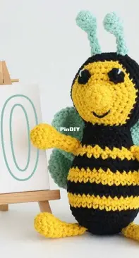 My Crochet Chums - Pia Simpson - Lockdown Ami Challenge - Number 20 Bumble Bee - Free