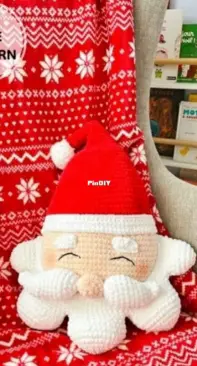 Boulette and Cie - Clarissa - Santa plush pillow - Plüsch-Kissen Santa - German - Translated - Free