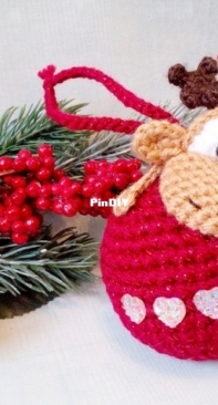 Little Owls Hut - Tatiana Knittoy - Moose on a bauble