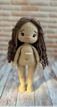 CrochetBunnyDesign - Soni Toys - Irina Tarasova - Nessie doll - Muñeca Nessie - Spanish