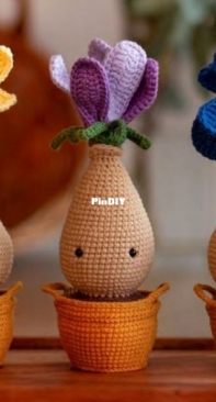Dorogina Toys - Knitted World by Elena - Elena Dorogina - Flowers in Baskets  Narcissus  Crocus  Iris - Russian