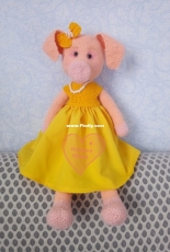 pig in a yellow dress