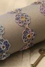 The Kim And I - Clematis bracelet - tatting