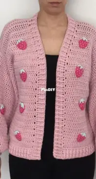 Miss Daisy Handmade - Miss Daisy - Leticia Maria Olano Acosta - The Strawberry Crochet Cardigan