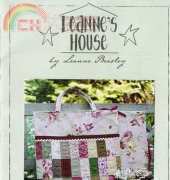Leanne's house-Quilt bag & block keeper