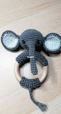 Yarn Wave Shop - Elephant rattle