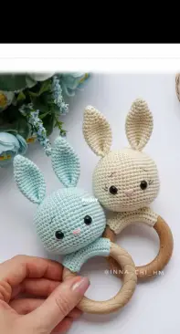 Fairy Toys by Inna Chi - Inna Chi Hm - Inna Chibinova / Chybinova - Bunny Rattle - Hochet lapin - Mordedor Sonajero Conejito - English - French - Spanish