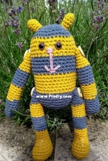 Travelling Ava and Co - Designed by Ava - Sam Osmond - Bumble the Stitchpunk Bee - Free