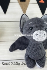 Sweet Oddity Art - Carolyne Brodie - Bruce the Bat Crochet Pattern Hungarian - Translated