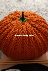 Knitted Giga Pumpkin Pillow