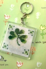 [Finished] Clover keychain