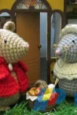Amigurumi To Go - Sharon Ojala - Little Red Riding Mouse Free Patterns