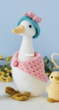 Sachiyo Ishii - Mummy Duck and Baby Duckling