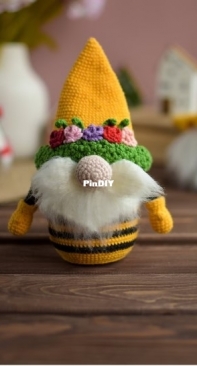 Crochet Friends Lab - Tatiana / Tatyana Kostochenkova - Gnome Bee