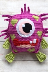 Spin a Yarn Crochet - Jillian Hewitt - Blinky Love Monster - Free