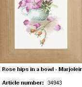 Lanarte 34943 - Rose Hips in a Bowl by Marjolein Bastin