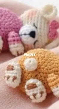 Crochet Pattern By Lily - Moi Prelesti - Liliya Sharipova - Sleeping Bear Brooch