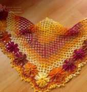 Flower Power Shawl by Ekin Deniz (English)