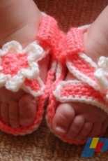 Happy Berry- Crocheted Baby Girl Sandals - Free