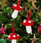 Red Heart LW2657 Polka Dot Mushrooms by Linda Cyr - Free
