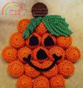 Maggies: Bottle Top Pumpkin Trivet: English