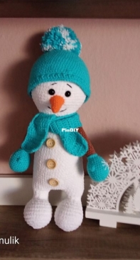 crocheted snowman