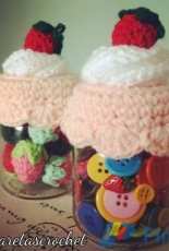 Las Varetas crochet Handmade by Guala - Crochet Lid Cozy Strawberries and Cream -  Free
