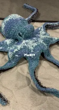 Giant Realistic Octopus