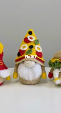 Happy Dolls Handmade - Julia Negovorina - Fastfood Gnomes - Gnomi da fastfood - Italian - Translated