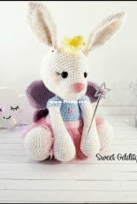 Sweet Oddity Art - Carolyne Brodie - Beatrice the Bunny new version